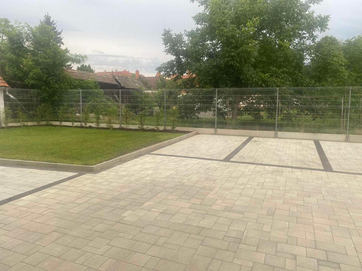 Lake View Penthouse Hajdúszoboszló Eksteriør bilde